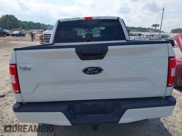 2018 Ford F-150 XL z VIN 1FTEW1E51JFC11589, wystawiony jako IAAI lot #42828323 z przebiegiem 102 847 mil mil oraz . Historia ofert i sprzedaży dostępna na DreamBid. Obrazek 16.