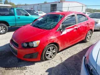 2015 Chevrolet Sonic LT с VIN 1G1JC5SH2F4174464, выставлен на аукционе IAAI как лот 43472112 с пробегом 177 207 миль миль и . История ставок и продаж доступна на DreamBid. Изображение 2.