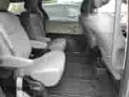 2022 Toyota Sienna XLE z VIN 5TDYSKFC0NS063131, wystawiony jako Copart lot #56177945 z przebiegiem 27 520 mil mil oraz Szkoda całkowita • Salvage title. Historia ofert i sprzedaży dostępna na DreamBid. Obrazek 11.