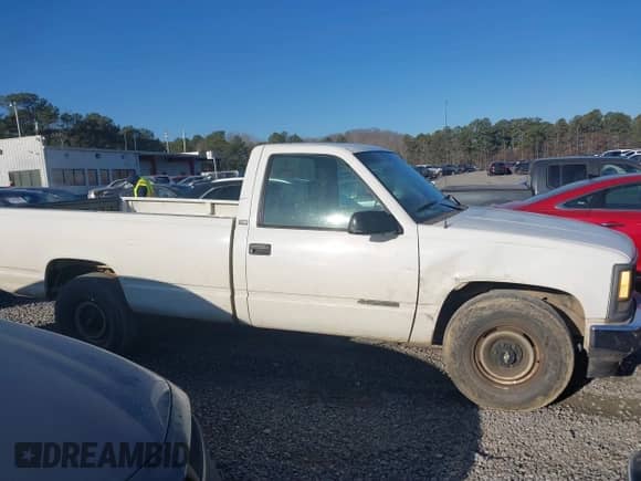 1995 Chevrolet Silverado 2500 с VIN 1GCFC24KXSZ235027, выставлен на аукционе IAAI как лот 41618945 с пробегом 263 798 миль миль и . История ставок и продаж доступна на DreamBid. Изображение 13.
