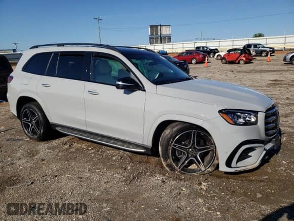 2025 Mercedes-Benz GLS 450 z VIN 4JGFF5KE8SB388466, wystawiony jako Copart lot #62907065 z przebiegiem 1 726 mil mil oraz Szkoda całkowita • Salvage title. Historia ofert i sprzedaży dostępna na DreamBid. Obrazek 4.