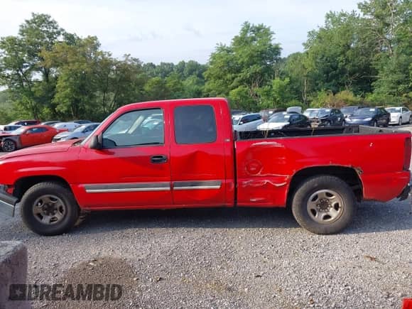 2004 Chevrolet Silverado 1500 LS with VIN 1GCEC19V44Z262719, listed as a IAAI auction lot 42854594 with Not provided miles and . Bid and sale history available at DreamBid. Image 13.
