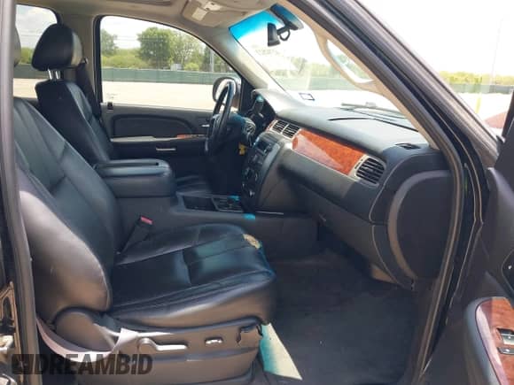 2013 Chevrolet Tahoe LT with VIN 1GNSCBE06DR201379, listed as a IAAI auction lot 42702823 with 181,097 mi miles and . Bid and sale history available at DreamBid. Image 5.
