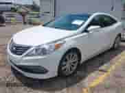 2017 Hyundai Azera Limited z VIN KMHFH4JGXHA588500, wystawiony jako IAAI lot #42888010 z przebiegiem 131 310 mil mil oraz . Historia ofert i sprzedaży dostępna na DreamBid. Obrazek 18.