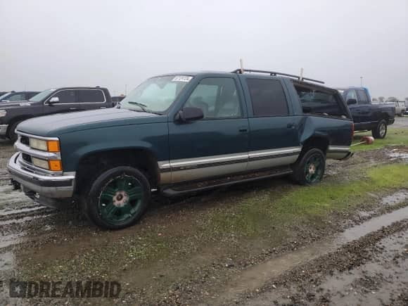 1997 Chevrolet Suburban с VIN 3GNFK16R6VG126891, выставлен на аукционе Copart как лот 87124124 с пробегом 279 836 миль миль и Списание • Salvage title. История ставок и продаж доступна на DreamBid. Изображение 1.