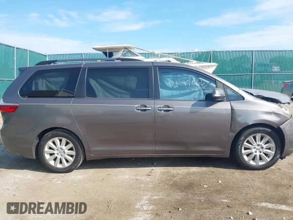 2016 Toyota Sienna XLE with VIN 5TDYK3DCXGS715250, listed as a IAAI auction lot 43197066 with 161,887 mi miles and . Bid and sale history available at DreamBid. Image 13.