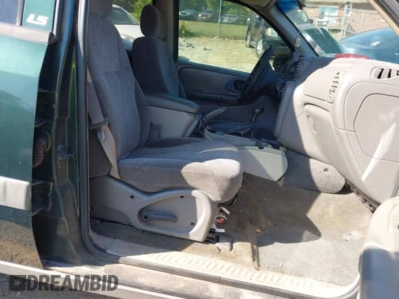2004 Chevrolet TrailBlazer LS с VIN 1GNDT13S442199034, выставлен на аукционе IAAI как лот 43203182 с пробегом 209 751 миль миль и . История ставок и продаж доступна на DreamBid. Изображение 5.