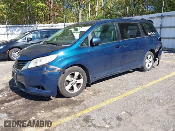 2011 Toyota Sienna LE AAS with VIN 5TDKK3DC9BS152691, listed as a IAAI auction lot 43419664 with 302,239 mi miles and . Bid and sale history available at DreamBid. Image 2.