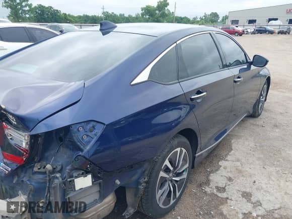 2020 Honda Accord Touring with VIN 1HGCV3F92LA008753, listed as a IAAI auction lot 42420044 with 62,520 mi miles and . Bid and sale history available at DreamBid. Image 4.