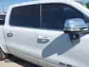 2019 Ram 1500 Longhorn с VIN 1C6SRFKT6KN645693, выставлен на аукционе IAAI как лот 42001909 с пробегом 96 928 миль миль и . История ставок и продаж доступна на DreamBid. Изображение 13.