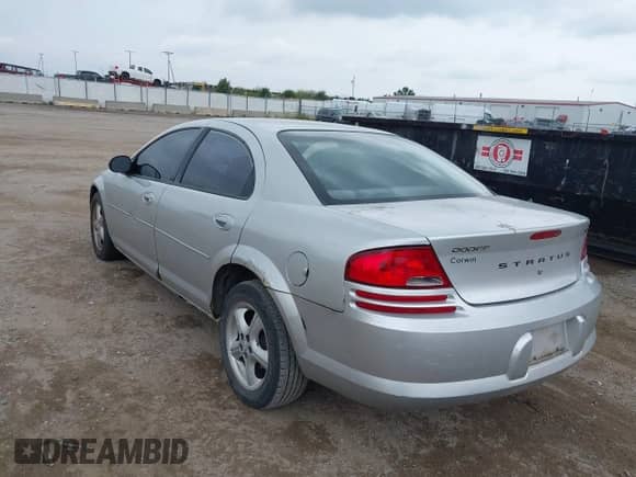 2006 Dodge Stratus SXT with VIN 1B3EL46X06N133671, listed as a IAAI auction lot 43118427 with 215,024 mi miles and . Bid and sale history available at DreamBid. Image 3.