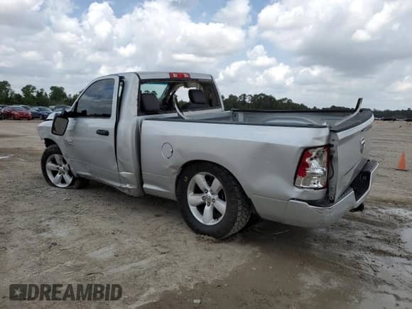 2017 Ram 1500 Express z VIN 3C6JR6AG3HG604889, wystawiony jako Copart lot #54001145 z przebiegiem 74 609 mil mil oraz Szkoda całkowita • Salvage title. Historia ofert i sprzedaży dostępna na DreamBid. Obrazek 2.