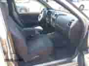 2010 Chevrolet Colorado 1LT z VIN 1GCDSCDE7A8140360, wystawiony jako IAAI lot #42660572 z przebiegiem 147 641 mil mil oraz . Historia ofert i sprzedaży dostępna na DreamBid. Obrazek 5.