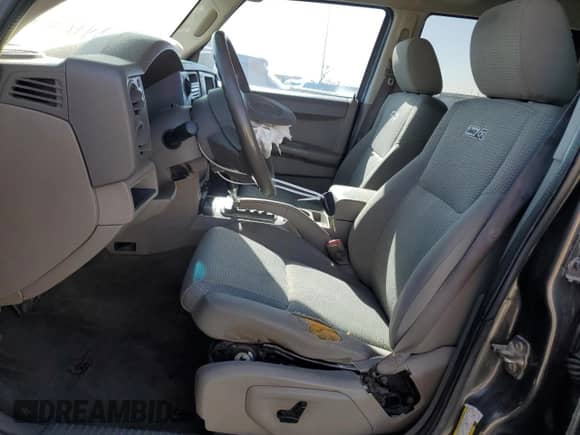 2006 Jeep Commander с VIN 1J8HH48K26C263986, выставлен на аукционе Copart как лот 84712294 с пробегом 216 923 миль миль и Списание • Salvage title. История ставок и продаж доступна на DreamBid. Изображение 7.
