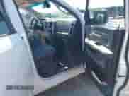 2013 Ram 1500 z VIN 1C6RR6LP5DS534444, wystawiony jako IAAI lot #43433054 z przebiegiem 176 440 mil mil oraz . Historia ofert i sprzedaży dostępna na DreamBid. Obrazek 5.