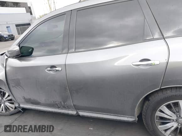 2017 Nissan Pathfinder Platinum with VIN 5N1DR2MN7HC600447, listed as a IAAI auction lot 43319400 with 160,669 mi miles and . Bid and sale history available at DreamBid. Image 15.