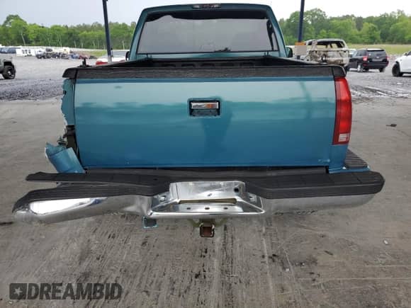 1997 GMC Sierra 1500 с VIN 1GTEK14R2VZ514577, выставлен на аукционе Copart как лот 54443015 с пробегом 214 823 миль миль и Списание • Salvage title. История ставок и продаж доступна на DreamBid. Изображение 10.