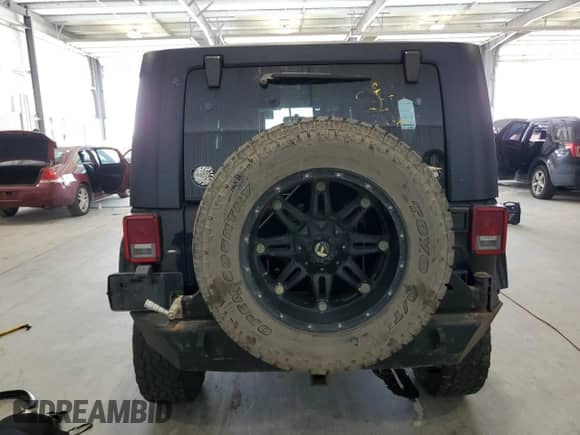 2007 Jeep Wrangler Unlimited Sahara z VIN 1J4GA59117L151310, wystawiony jako Copart lot #84026945 z przebiegiem 132 882 mil mil oraz Czysty tytuł • Clean title. Historia ofert i sprzedaży dostępna na DreamBid. Obrazek 6.