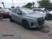 2024 Nissan Kicks SR с VIN 3N1CP5DVXRL555939, выставлен на аукционе IAAI как лот 42459926 с пробегом 11 054 миль миль и . История ставок и продаж доступна на DreamBid. Изображение 1.