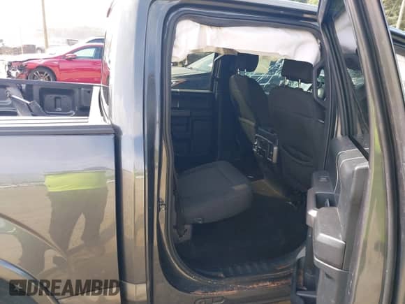 2019 Ford F-150 XL с VIN 1FTEW1CP3KFD49060, выставлен на аукционе IAAI как лот 43040977 с пробегом 83 193 миль миль и . История ставок и продаж доступна на DreamBid. Изображение 8.