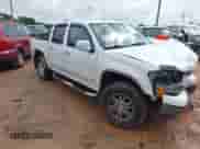 2011 Chevrolet Colorado 1LT z VIN 1GCHTCFE2B8127044, wystawiony jako IAAI lot #42245471 z przebiegiem 224 115 mil mil oraz . Historia ofert i sprzedaży dostępna na DreamBid. Obrazek 1.