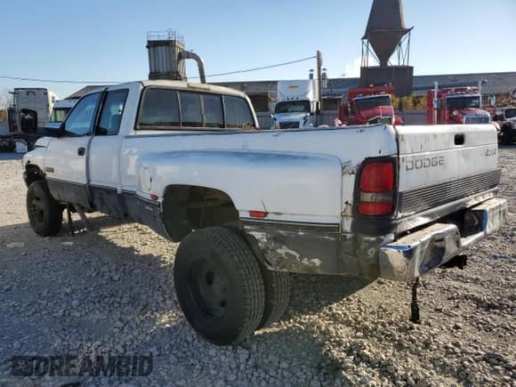 1995 Dodge 3500 с VIN 3B7MF33C8SM159162, выставлен на аукционе Copart как лот 73484924 с пробегом 229 630 миль миль и Списание • Salvage title. История ставок и продаж доступна на DreamBid. Изображение 2.