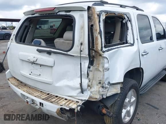 2008 Chevrolet Tahoe LTZ с VIN 1GNFC13J68R268206, выставлен на аукционе IAAI как лот 43393354 с пробегом 177 695 миль миль и . История ставок и продаж доступна на DreamBid. Изображение 6.