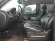 2007 Chevrolet Tahoe LT z VIN 1GNFK130X7J236530, wystawiony jako Copart lot #69270305 z przebiegiem 246 127 mil mil oraz Szkoda całkowita • Salvage title. Historia ofert i sprzedaży dostępna na DreamBid. Obrazek 7.