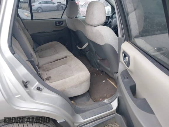 2005 Hyundai Santa Fe GLS с VIN KM8SC13E25U877937, выставлен на аукционе IAAI как лот 42449901 с пробегом 150 262 миль миль и . История ставок и продаж доступна на DreamBid. Изображение 8.