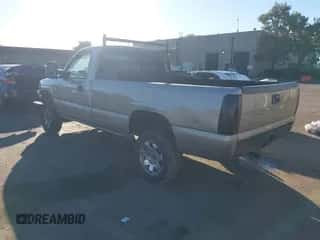 2001 Chevrolet Silverado 1500 z VIN 1GCEC14W31Z296341, wystawiony jako IAAI lot #43359515 z przebiegiem 160 697 mil mil oraz . Historia ofert i sprzedaży dostępna na DreamBid. Obrazek 3.