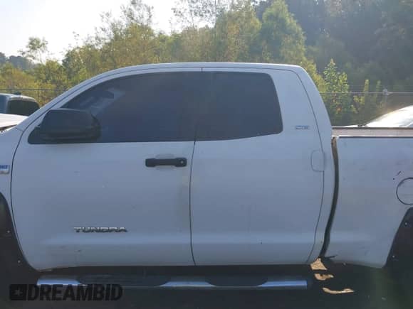 2007 Toyota Tundra SR5 с VIN 5TFBT54177X008291, выставлен на аукционе IAAI как лот 43185810 с пробегом 248 297 миль миль и . История ставок и продаж доступна на DreamBid. Изображение 15.