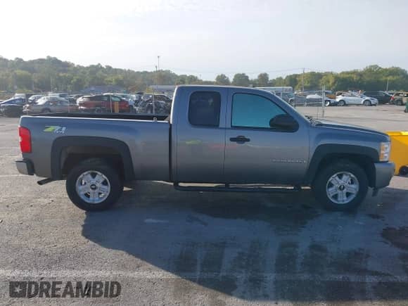 2007 Chevrolet Silverado 1500 1LT с VIN 2GCEK19J971606476, выставлен на аукционе IAAI как лот 43516077 с пробегом 107 501 миль миль и . История ставок и продаж доступна на DreamBid. Изображение 13.