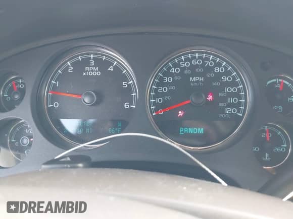 2013 Chevrolet Tahoe LTZ z VIN 1GNSCCE00DR130184, wystawiony jako IAAI lot #43196709 z przebiegiem 240 540 mil mil oraz . Historia ofert i sprzedaży dostępna na DreamBid. Obrazek 7.