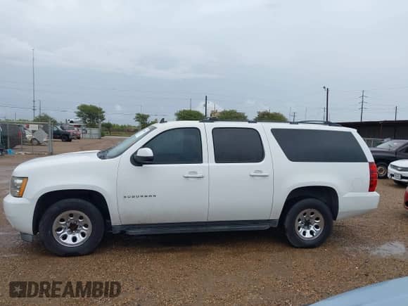 2013 Chevrolet Suburban LS с VIN 1GNSCHE08DR205825, выставлен на аукционе IAAI как лот 42594481 с пробегом 243 533 миль миль и . История ставок и продаж доступна на DreamBid. Изображение 14.