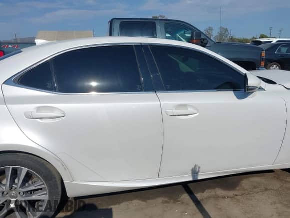 2018 Lexus IS 300 с VIN JTHBA1D2XJ5078974, выставлен на аукционе IAAI как лот 42779830 с пробегом 115 819 миль миль и . История ставок и продаж доступна на DreamBid. Изображение 13.