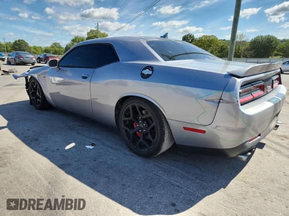 2015 Dodge Challenger SRT 392 с VIN 2C3CDZDJ8FH719188, выставлен на аукционе Copart как лот 70163145 с пробегом 124 204 миль миль и Чистый • Clean title. История ставок и продаж доступна на DreamBid. Изображение 2.