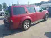 2008 Nissan Pathfinder SE z VIN 5N1AR18BX8C640762, wystawiony jako IAAI lot #42778971 z przebiegiem 147 101 mil mil oraz . Historia ofert i sprzedaży dostępna na DreamBid. Obrazek 4.