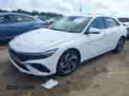 2024 Hyundai Elantra SEL z VIN KMHLS4DG8RU734358, wystawiony jako IAAI lot #42766421 z przebiegiem 13 886 mil mil oraz . Historia ofert i sprzedaży dostępna na DreamBid. Obrazek 2.