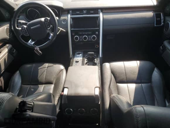 2017 Land Rover Discovery HSE with VIN SALRRBBK1HA024717, listed as a Copart auction lot 62001255 with 129,983 mi miles and Salvage title. Bid and sale history available at DreamBid. Image 8.