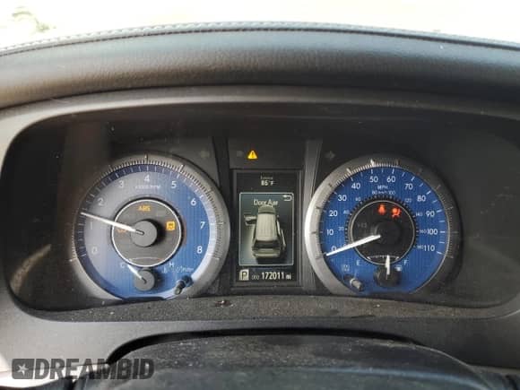 2016 Toyota Sienna XLE с VIN 5TDYK3DC1GS742577, выставлен на аукционе Copart как лот 64666335 с пробегом 172 011 миль миль и На запчасти • Non repairable. История ставок и продаж доступна на DreamBid. Изображение 9.