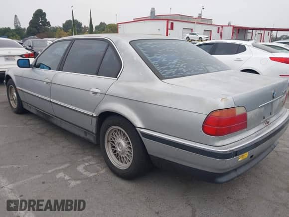 1998 BMW 7 Series 740iL with VIN WBAGJ8326WDM14907, listed as a IAAI auction lot 42995781 with Not provided miles and . Bid and sale history available at DreamBid. Image 3.