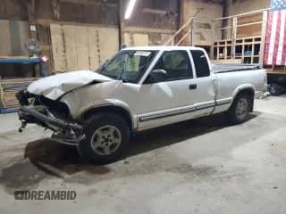 2002 Chevrolet S-10 LS z VIN 1GCDT19W528236413, wystawiony jako Copart lot #49250775 z przebiegiem 189 386 mil mil oraz Czysty tytuł • Clean title. Historia ofert i sprzedaży dostępna na DreamBid. Obrazek 1.
