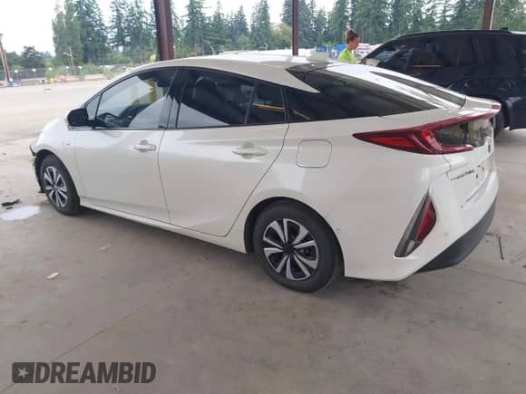 2018 Toyota Prius Plus z VIN JTDKARFP6J3073923, wystawiony jako IAAI lot #42580231 z przebiegiem 119 619 mil mil oraz . Historia ofert i sprzedaży dostępna na DreamBid. Obrazek 3.