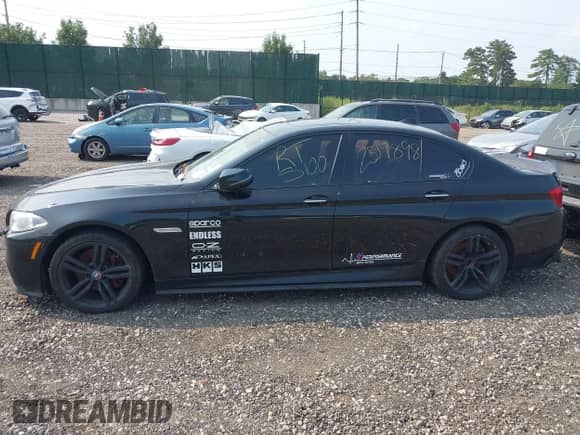 2014 BMW 5 Series 535i xDrive с VIN WBA5B3C59ED539402, выставлен на аукционе IAAI как лот 42945512 с пробегом Не указан миль и . История ставок и продаж доступна на DreamBid. Изображение 13.