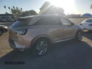 2021 Hyundai NEXO Limited с VIN KM8J84A63MU013858, выставлен на аукционе Copart как лот 84966394 с пробегом 42 127 миль миль и Списание • Salvage title. История ставок и продаж доступна на DreamBid. Изображение 3.