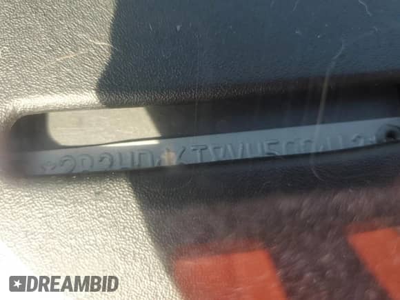 1997 Dodge Intrepid z VIN 2B3HD46T8VH500413, wystawiony jako Copart lot #76364684 z przebiegiem 69 718 mil mil oraz Szkoda całkowita • Salvage title. Historia ofert i sprzedaży dostępna na DreamBid. Obrazek 12.