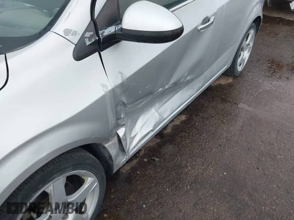 2015 Chevrolet Sonic LTZ with VIN 1G1JE5SB2F4123973, listed as a IAAI auction lot 42428071 with 137,672 mi miles and . Bid and sale history available at DreamBid. Image 12.