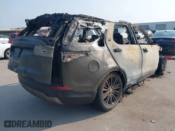 2017 Land Rover Discovery HSE with VIN SALRRBBV9HA015208, listed as a IAAI auction lot 43082968 with Not provided miles and . Bid and sale history available at DreamBid. Image 4.