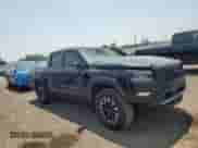 2024 Nissan Frontier Pro-4X z VIN 1N6ED1EKXRN656164, wystawiony jako Copart lot #60503835 z przebiegiem Nie podano mil oraz Szkoda całkowita • Salvage title. Historia ofert i sprzedaży dostępna na DreamBid. Obrazek 4.