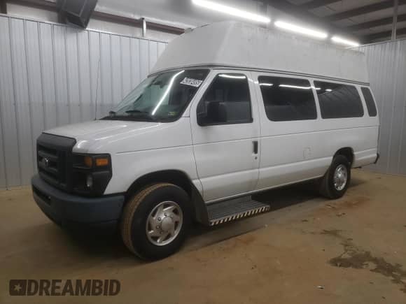 2013 Ford Econoline Cargo Commercial z VIN 1FTNS2EW6DDA39022, wystawiony jako Copart lot #42038495 z przebiegiem 101 568 mil mil oraz Czysty tytuł • Clean title. Historia ofert i sprzedaży dostępna na DreamBid. Obrazek 1.